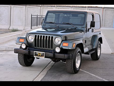 Used 2002 Jeep Wrangler Sahara AWD/4WD image 3