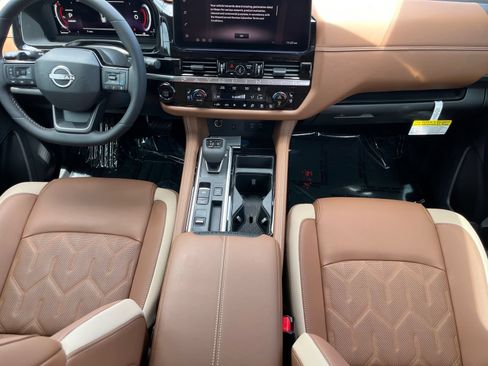 New 2026 Nissan Pathfinder Platinum w/ Accent Package FWD image 14