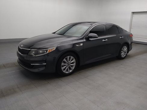 Used 2018 Kia Optima EX w/ Premium Package FWD image 2