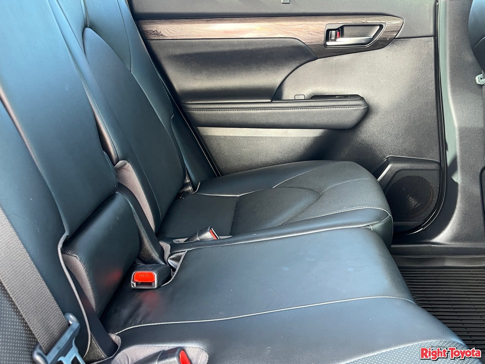 Certified 2021 Toyota Highlander Limited AWD/4WD image 15