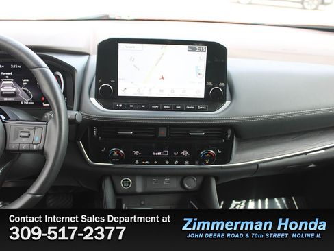 Used 2023 Nissan Rogue Platinum AWD/4WD image 17