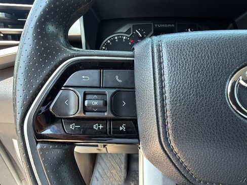 Used 2022 Toyota Tundra SR5 w/ SR5 Convenience Package AWD/4WD image 27
