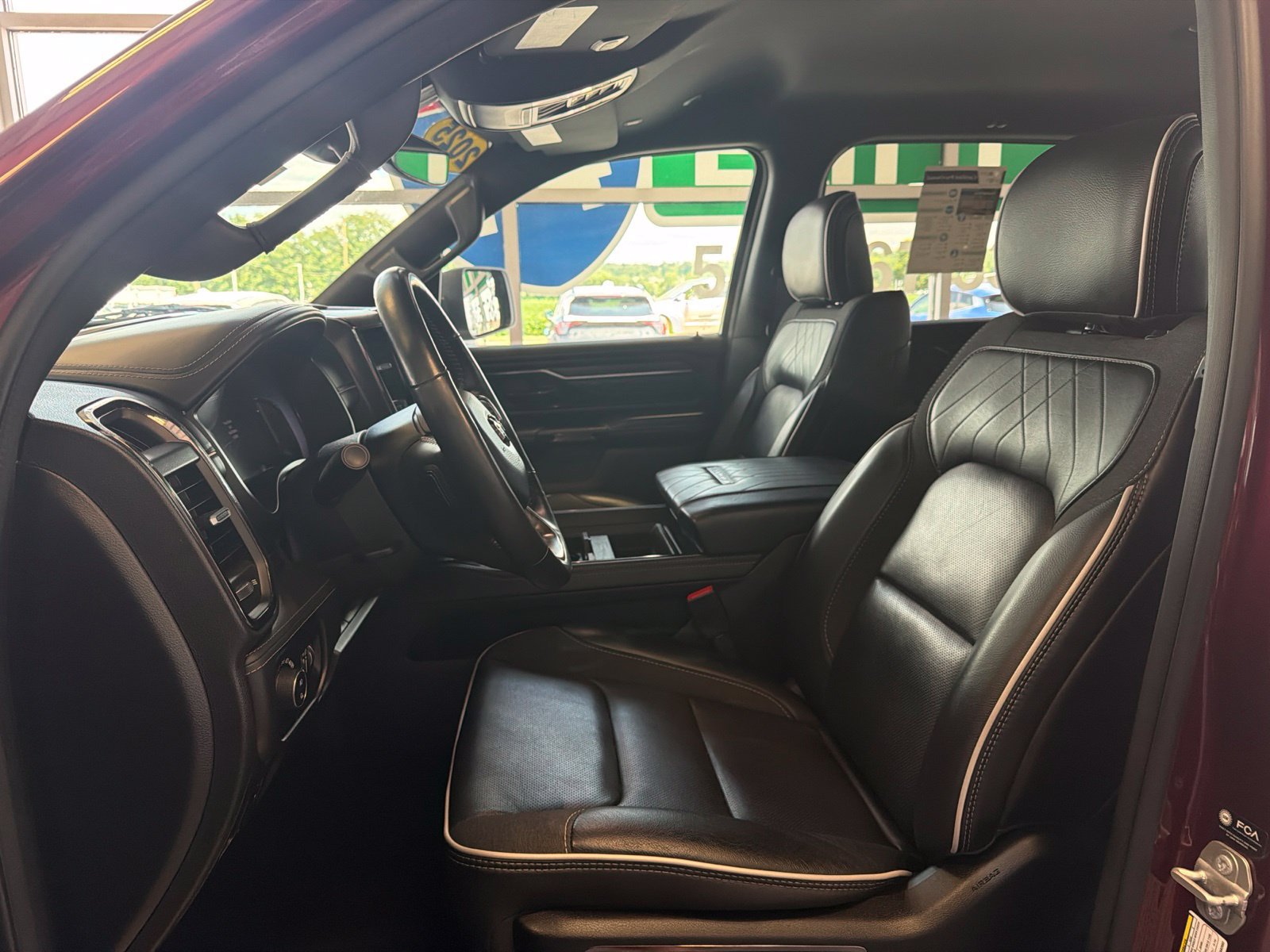 Used 2025 RAM 1500 Limited AWD/4WD image 15