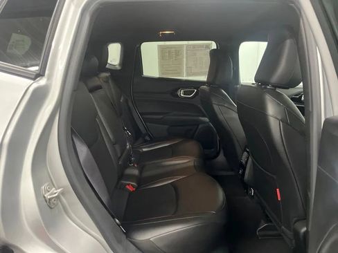Used 2025 Jeep Compass Trailhawk AWD/4WD image 13