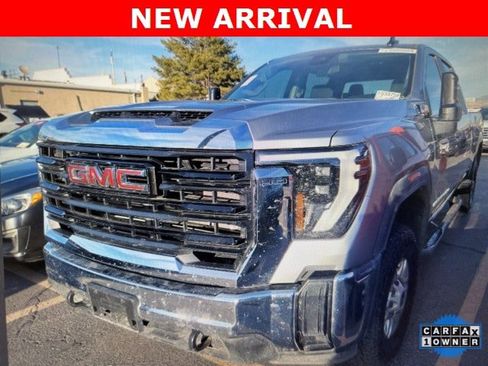 Used 2024 GMC Sierra 2500 Pro w/ Convenience Package image 4
