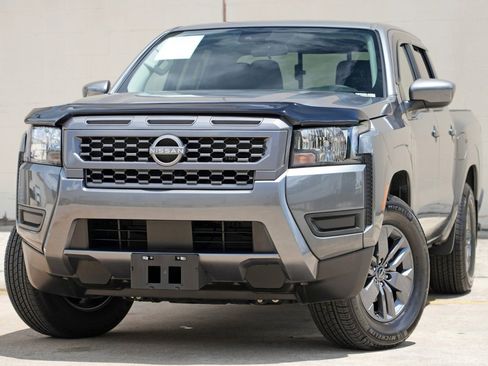 Used 2025 Nissan Frontier SV w/ Tow Package RWD image 3