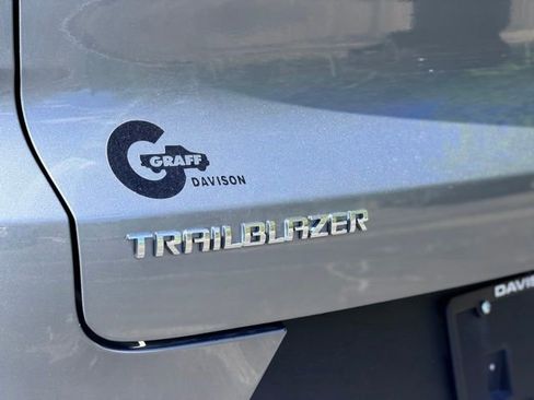 Used 2023 Chevrolet TrailBlazer LT FWD image 25