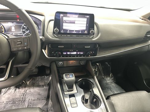 Used 2021 Nissan Rogue SL AWD/4WD image 30
