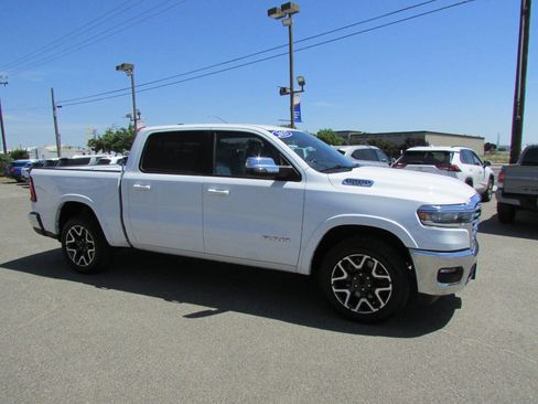 Used 2025 RAM 1500 Laramie AWD/4WD image 5