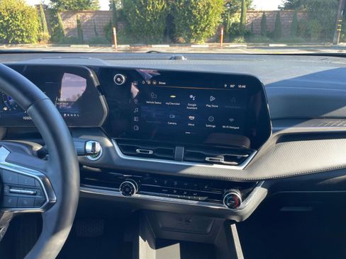 Used 2025 Chevrolet Equinox LT image 18