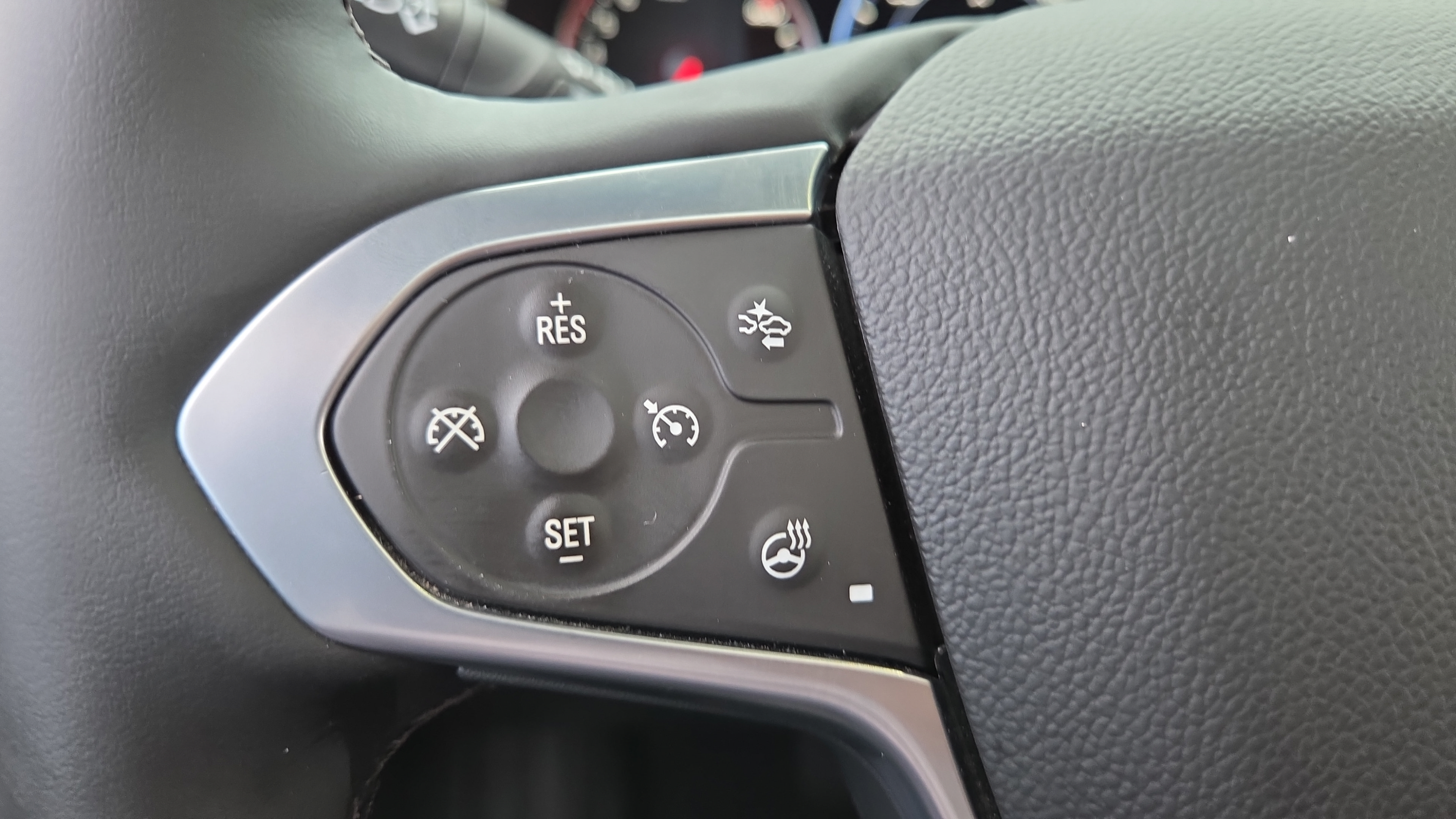 Used 2024 Chevrolet Traverse Premier w/ Redline Edition FWD image 26