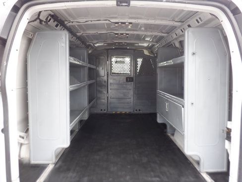 Used 2022 Chevrolet Express 2500 w/ Driver Convenience Package image 5