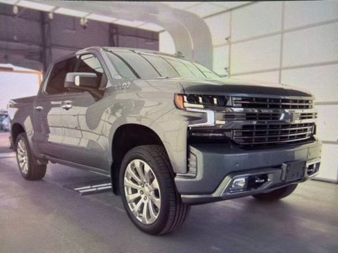 Used 2020 Chevrolet Silverado 1500 High Country w/ Technology Package AWD/4WD image 1