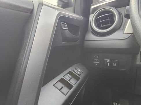 Used 2018 Toyota RAV4 LE w/ All Weather Liner Package AWD/4WD image 32