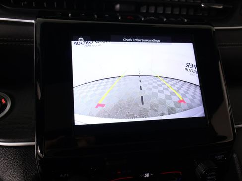 Used 2025 Jeep Grand Cherokee Laredo X RWD image 6