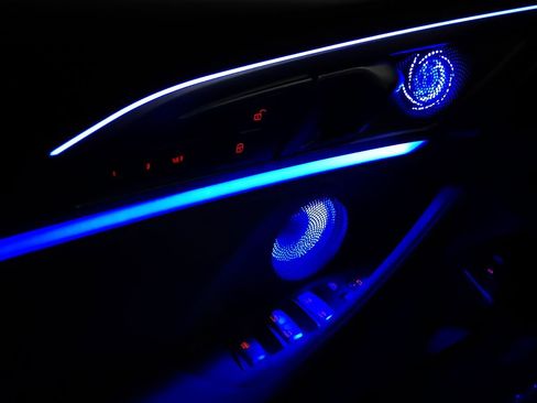 Used 2023 BMW M850i xDrive Convertible image 37