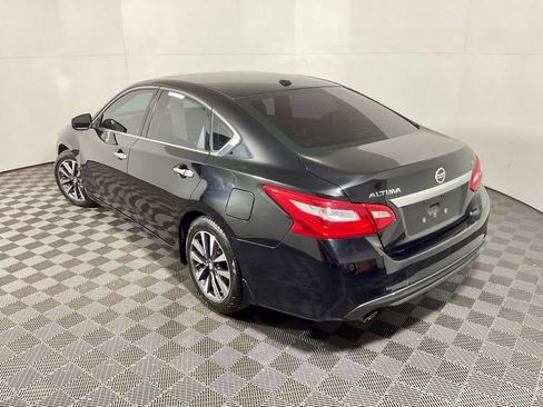 Used 2016 Nissan Altima 2.5 SL w/ Moonroof Package image 12