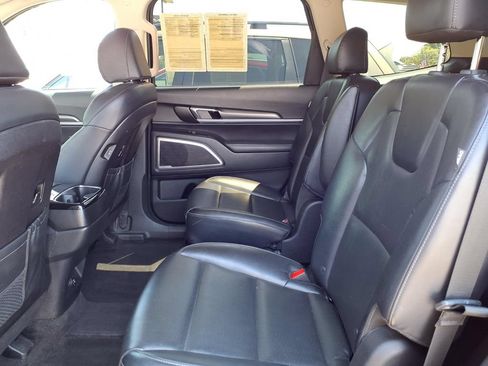 Certified 2023 Kia Telluride S w/ S Sunroof Package AWD/4WD image 7