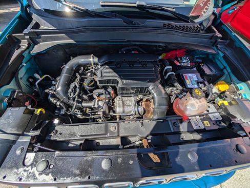 Used 2022 Jeep Renegade Sport image 10