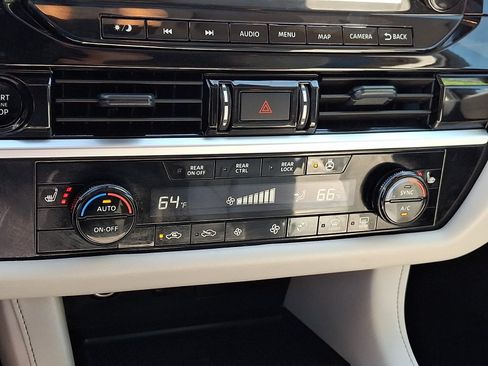 Used 2025 Nissan Pathfinder SL w/ SL Premium Package AWD/4WD image 17