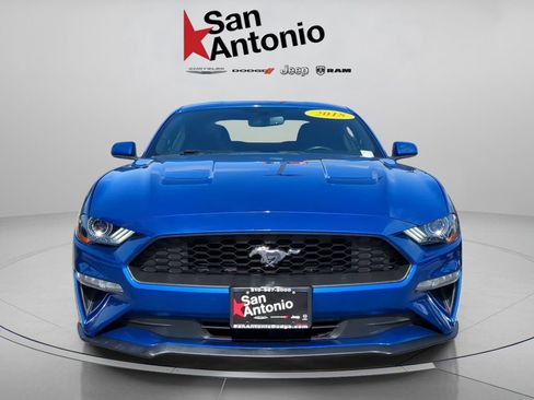 Used 2018 Ford Mustang Coupe RWD image 5