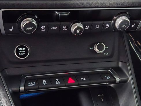 Used 2022 Audi Q3 2.0T Premium Plus w/ Premium Plus Package image 29