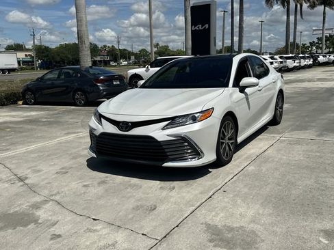 Used 2023 Toyota Camry XLE FWD image 2