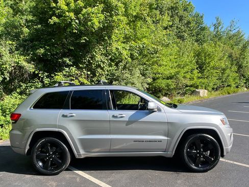 Used 2015 Jeep Grand Cherokee Altitude AWD/4WD image 2
