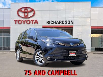 Used 2023 Toyota Sienna XLE Woodland Edition