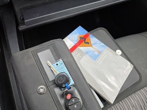 Used 2015 Toyota Tundra SR5 w/ TRD Off Road Package image 27