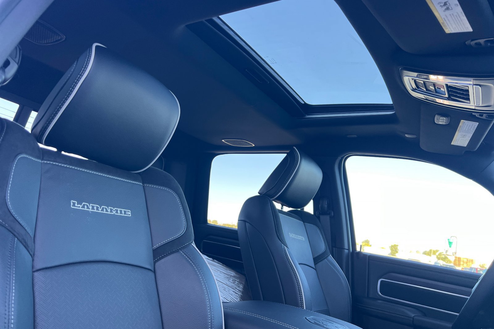 New 2026 RAM 3500 Laramie AWD/4WD image 19