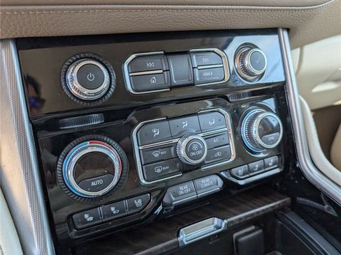 Used 2022 GMC Yukon Denali AWD/4WD image 20