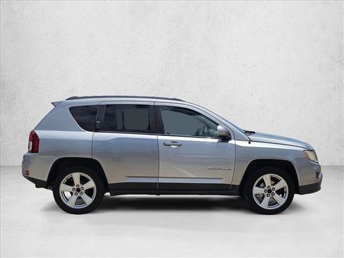Used 2015 Jeep Compass High Altitude FWD image 5