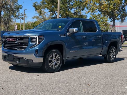 Used 2024 GMC Sierra 1500 SLT image 2