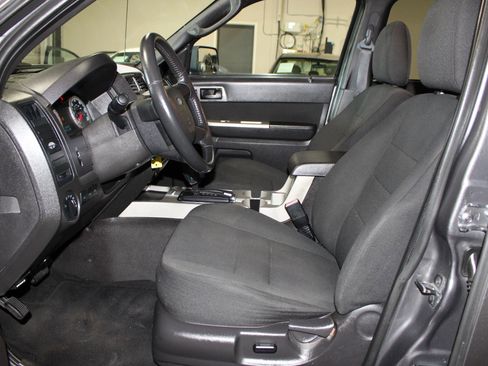 Used 2010 Ford Escape XLT FWD image 8