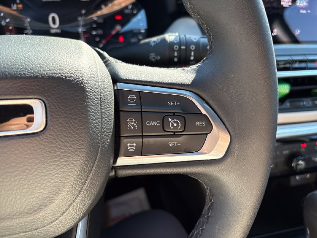 Used 2024 Jeep Compass Limited AWD/4WD image 12