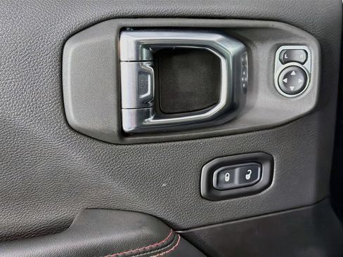 Used 2025 Jeep Gladiator Rubicon w/ Safety Group AWD/4WD image 22