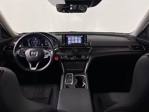Used 2018 Honda Accord Touring image 15