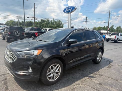 Used 2024 Ford Edge SEL w/ Convenience Package AWD/4WD image 4