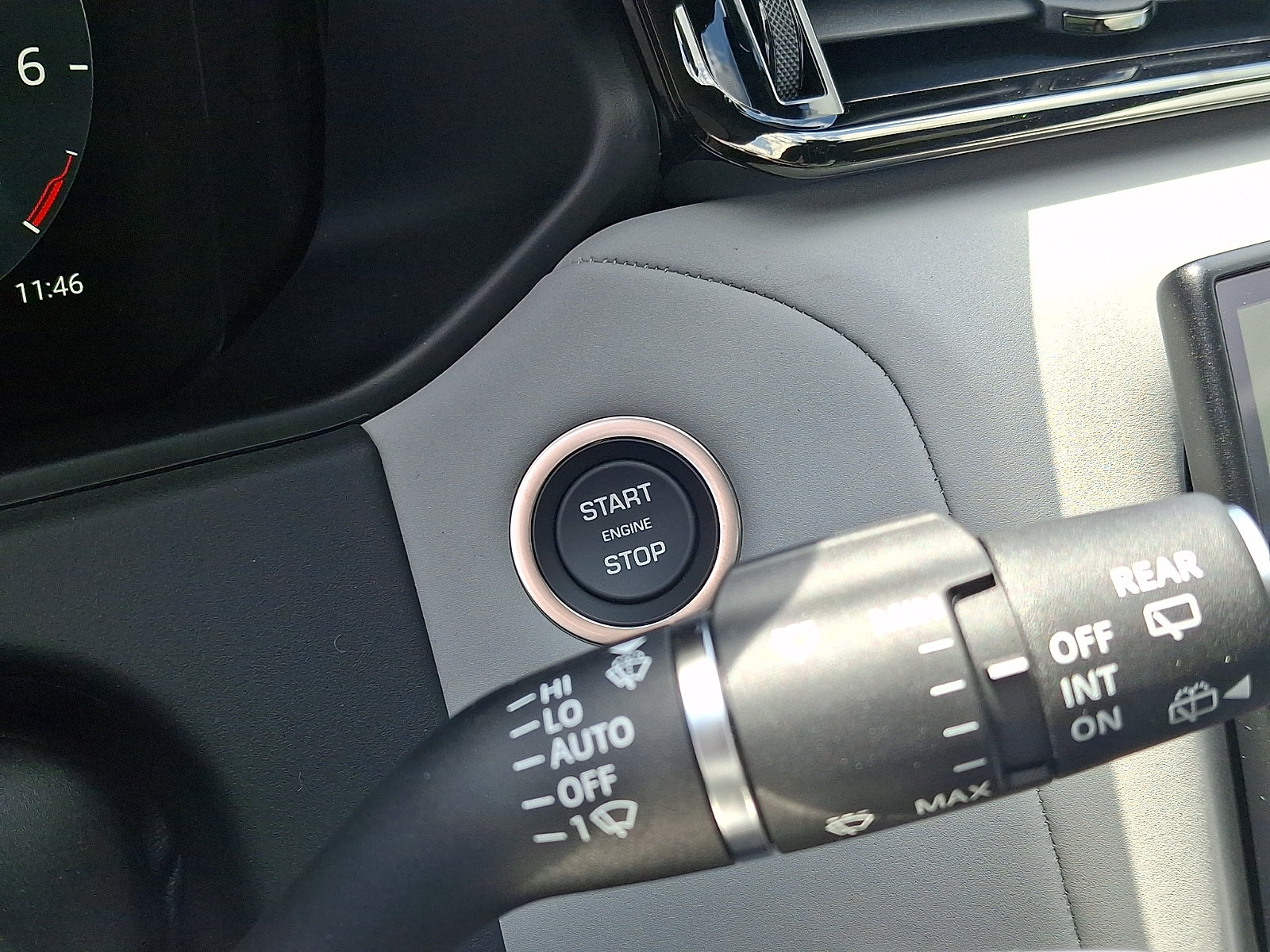New 2026 Land Rover Range Rover Velar Dynamic SE AWD/4WD image 19