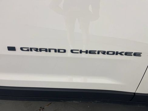 Used 2024 Jeep Grand Cherokee Altitude AWD/4WD image 50