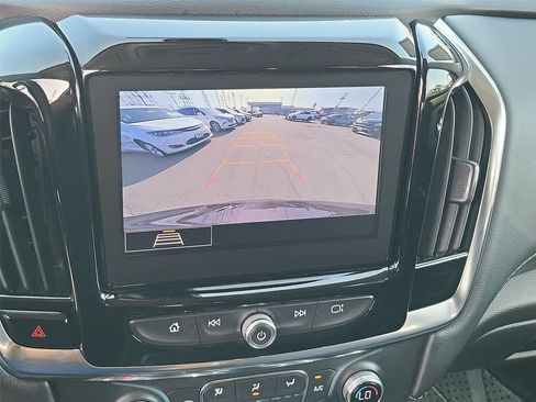 Used 2021 Chevrolet Traverse LT FWD image 7