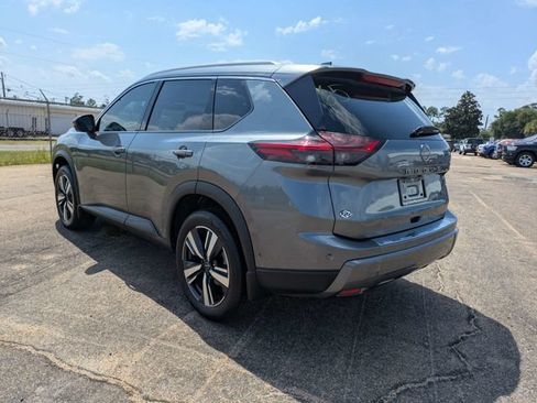 Used 2024 Nissan Rogue SL w/ SL Premium Package FWD image 6
