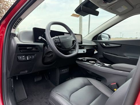 New 2025 Kia EV6 Wind RWD image 9