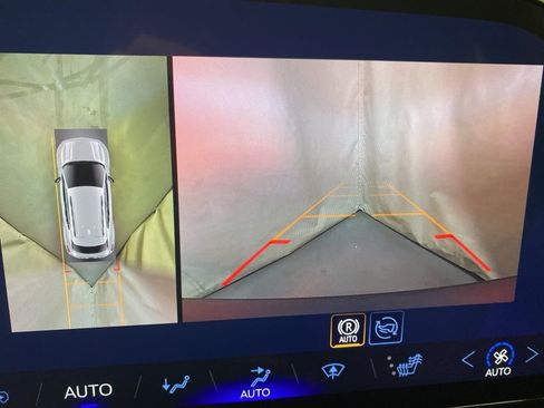 New 2026 Chevrolet Equinox EV LT FWD image 18