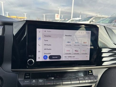 Used 2025 Toyota Camry LE image 10