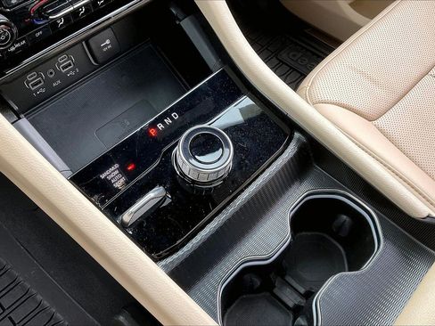 Certified 2024 Jeep Grand Cherokee Limited w/ Luxury Tech Group II AWD/4WD image 33