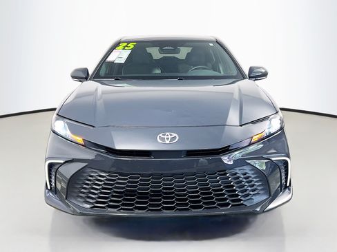Used 2025 Toyota Camry SE w/ Convenience Package FWD image 11