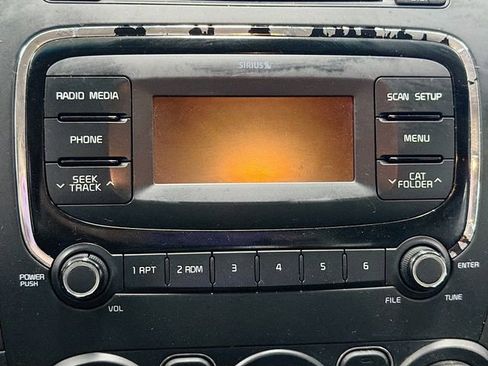 Used 2017 Kia Forte LX image 12