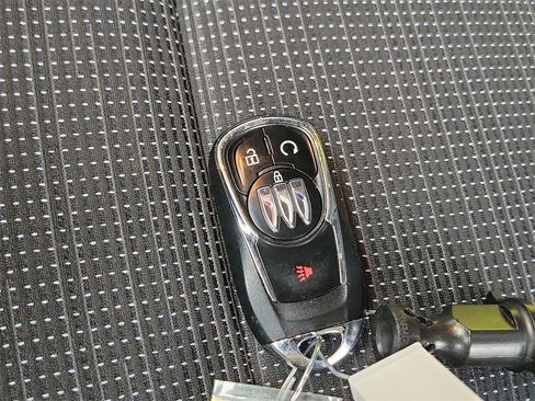 Used 2025 Buick Envista Preferred image 27